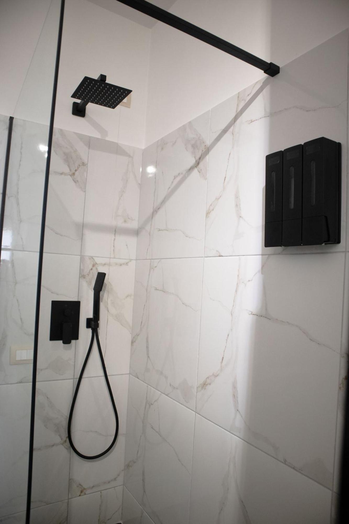 Sara'S Home - Modern Apartment Near Metro, Perfect For Families And Groups In Roma Exterior foto